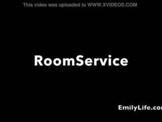 Nudo roomservice amatoriale milf e casalinga nip lampeggiante