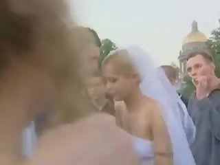 Morsian sisään julkinen naida jälkeen häät