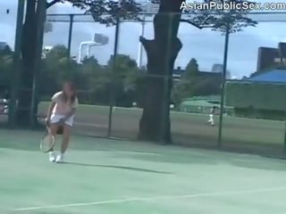 Asiatico tennis corte pubblico sesso