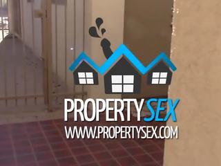 Propertysex 美しい realtor 恐喝 に セックス renting オフィス スペース